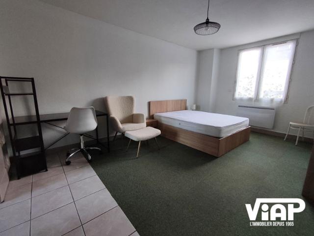 STUDIO MEUBLE QUARTIER CALME