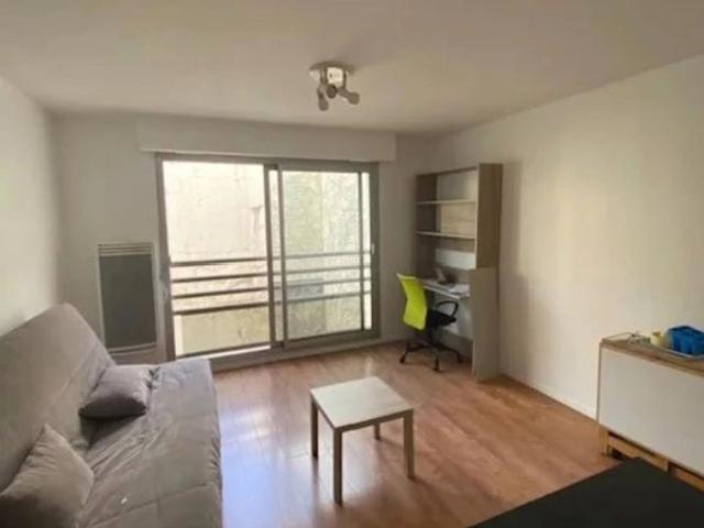 STUDIO MEUBLÉ QUARTIER VICTOIRE