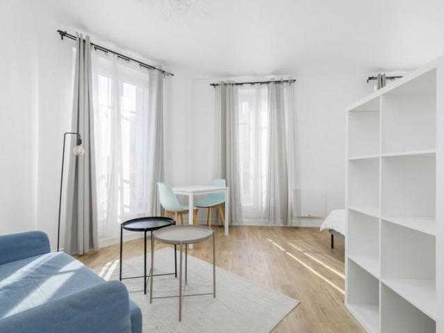 STUDIO MEUBLE RUE BOBILLOT
