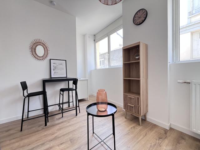 Studio meublé refait à neuf