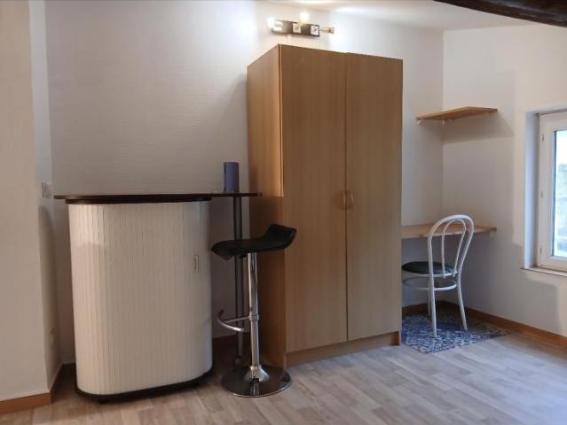 Studio meublé renové