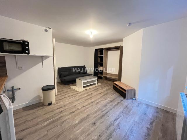 STUDIO MEUBLE RENOVE 19.42m2 CENTRE VILLE