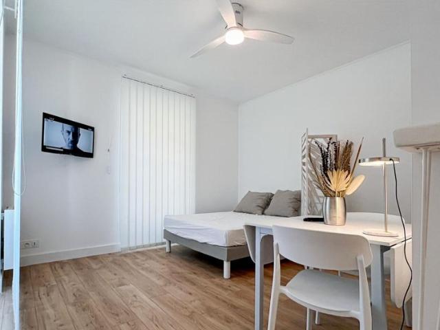 Studio meublé rénové avec climatisation – Avallon centre