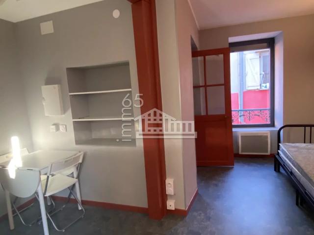 Studio meublé à deux pas du centre ville.