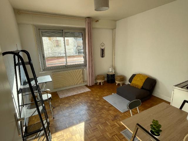 Studio meublé résidence sécurisée avec parking, Chalon sur saone