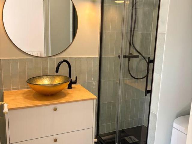 Studio meublé tout équipé refait à neuf – Suresnes