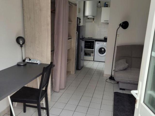 Studio meublé tout équipé
