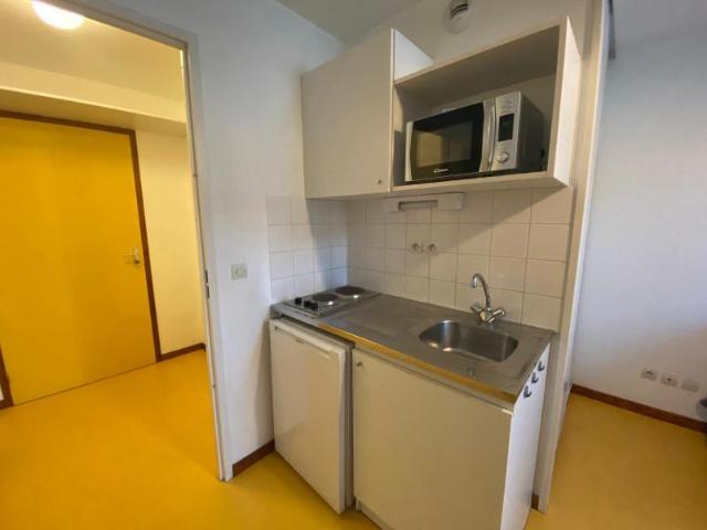 STUDIO MEUBLE TREFILERIE/CENTRE DEUX Proche faculté Jean.