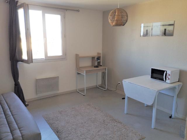 STUDIO MEUBLE VALENCE 1 pièce s 22.72 m2