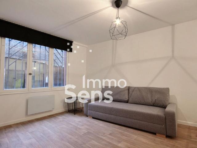 STUDIO MEUBLÉ VIEUX LILLE