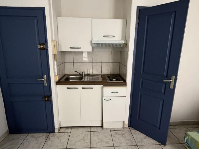 STUDIO MEUBLE 15.60 M2 AUBAGNE