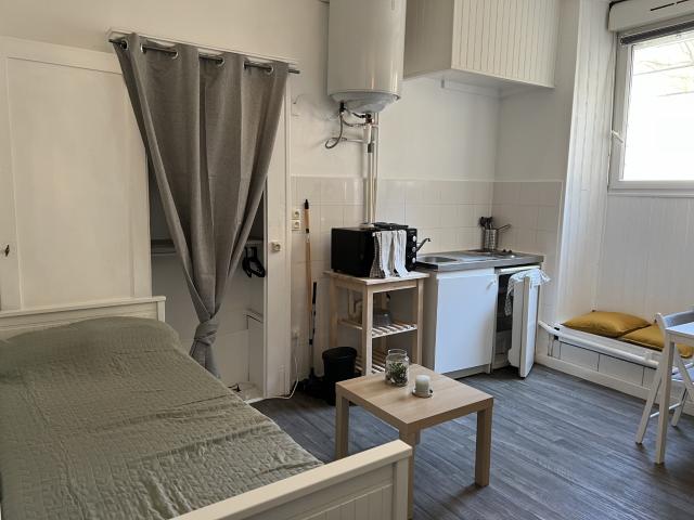 STUDIO MEUBLE 16.73m2 quartier victoire