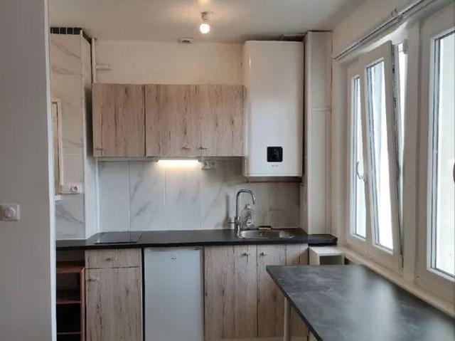 Studio meublé 16m2 à louer Place Golbery