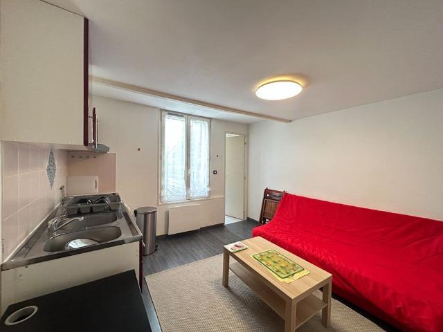 STUDIO MEUBLE 16M² SECTEUR CLAIRMARAIS