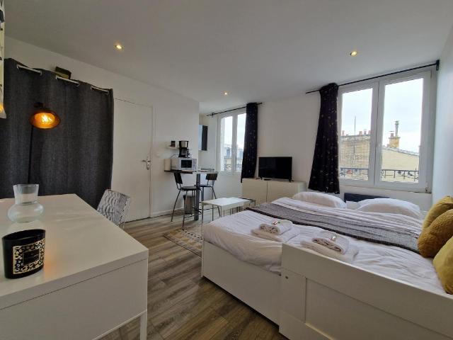 Studio meublé 18 m2 Rue Dérodé