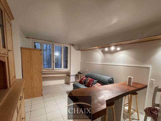 STUDIO MEUBLE 19.95 m2 AUBAGNE CENTRE