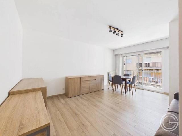 STUDIO MEUBLE 12 COLONEL BRIANT NICE GORBELLA