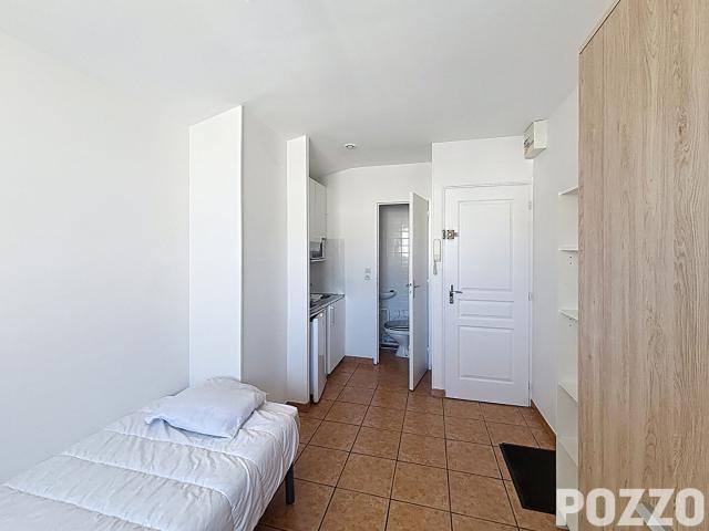 STUDIO MEUBLE 13 m2 SECTEUR THEATRE TOUTES CHARGES COMPRISES