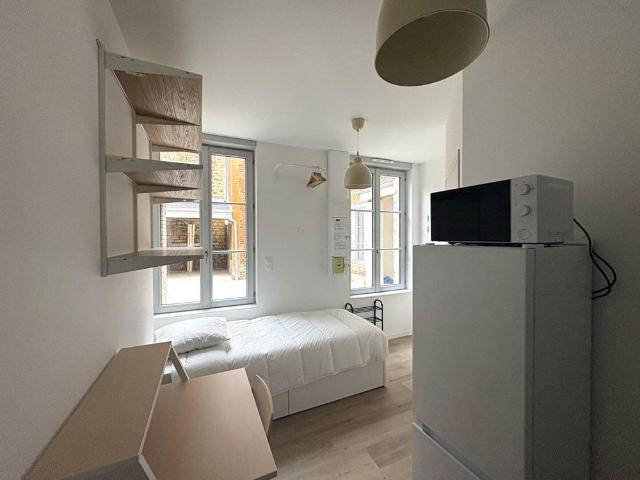 STUDIO MEUBLÉ 13.98 M² HYPER CENTRE VILLE