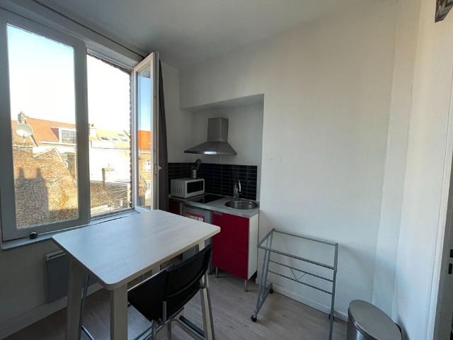 Studio meublé 13.93 m2, Boulevard Victor Hugo réf G494 24