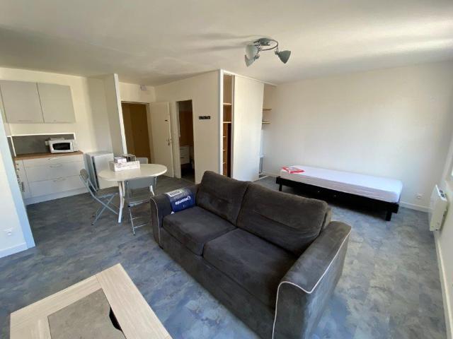 Studio meublé 1er étage Quartier Entre les Ponts