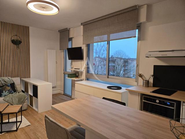 STUDIO MEUBLE 24 m²