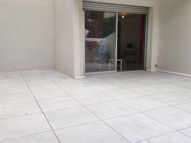 Studio meublé, 27 m², avec grande terrasse de 24 m