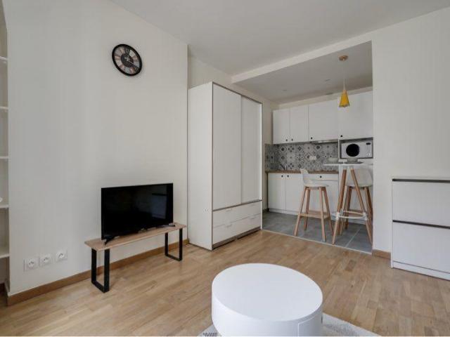 Studio meublé 20m2 Paris 18 métro 4 & 12
