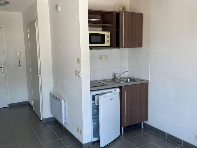STUDIO meublé 20m2 Résidence ISIS CARRE DES HALLES