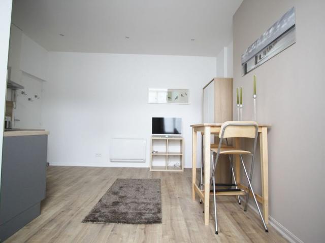 STUDIO MEUBLE 21, rue de Ratisbonne réf G379 3