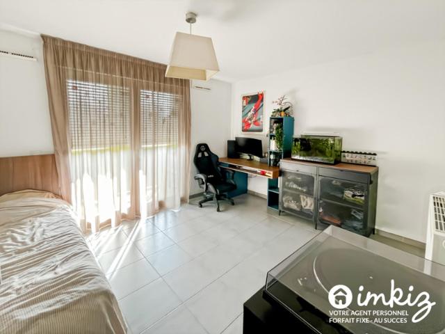 studio meublé 23 m², terrasse de 9 m² et box