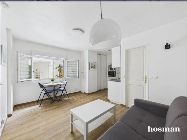 Studio meublé 23m² avec cour aménagée