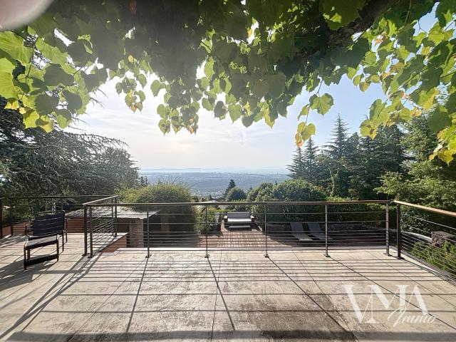 Studio meublé 30 M2 dans villa 69450 ST CYR AU MONT D OR