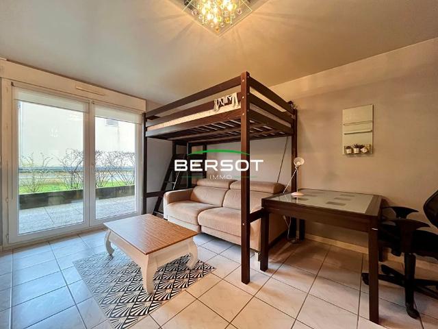 Studio meublé 33 m² avec grande terrasse ? Besançon rue de Dole