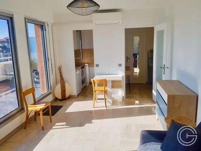 STUDIO MEUBLE 33 RUE SCALIERO NICE PORT