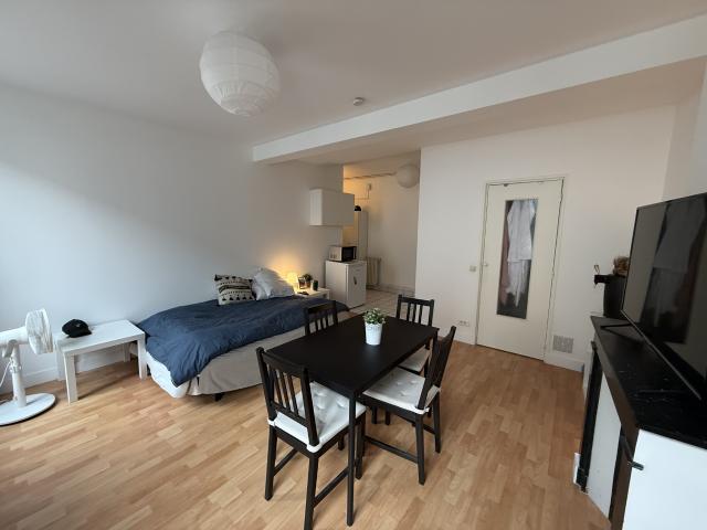 STUDIO MEUBLÉ 33M2