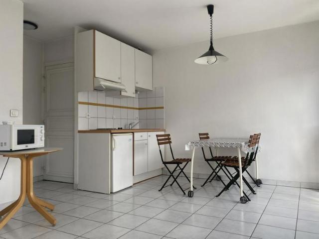 Studio meublé 3ème étage