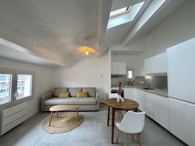 STUDIO MEUBLE 7EME ARRONDISSEMENT SAINT LAMBERT