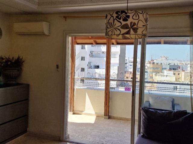 Studio meublée avec terrasse