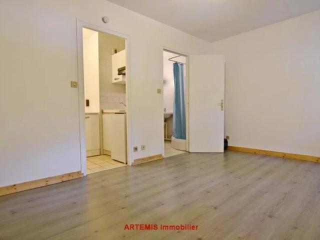 Studio MEYLAN allée du Pré Blanc