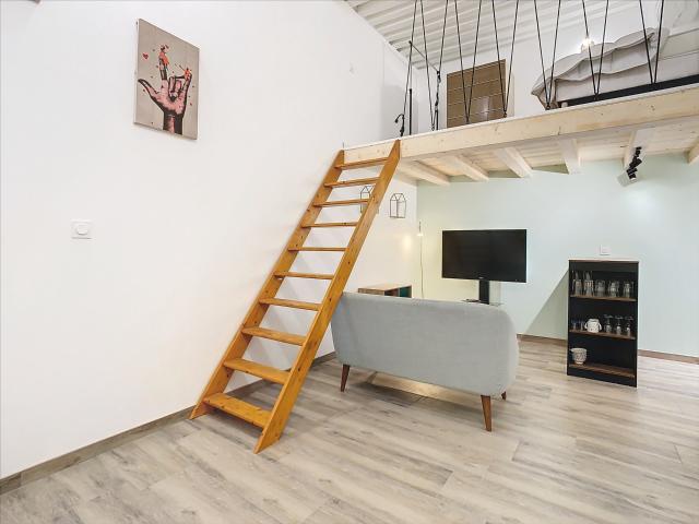 STUDIO MEZZANINE – MEUBLE – 21 m2 – 69001 LYON