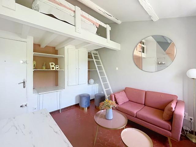 STUDIO MEZZANINE MEUBLE / AIX EN PROVENCE