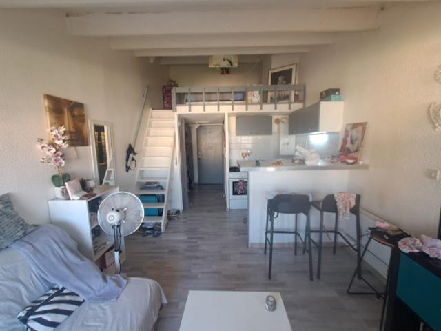 Studio mezzanine avec parking