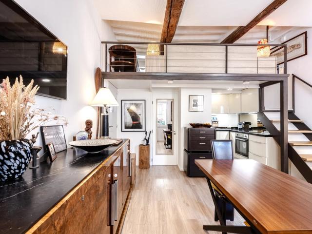 Studio mezzanine de caractère — Au coeur du vieil Antibes 25m² Antibes