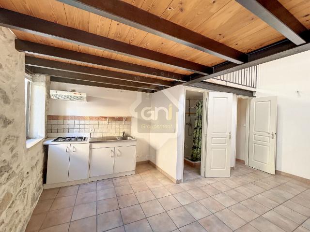 Studio + mezzanine garage