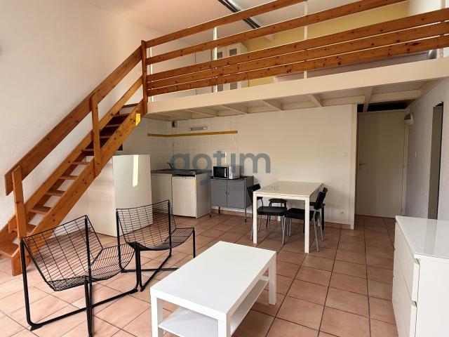 Studio mezzanine semi meublé Proche pentagone La Roche Sur Yon