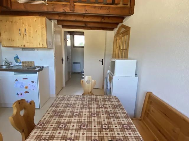 STUDIO MEZZANINE 28 M²