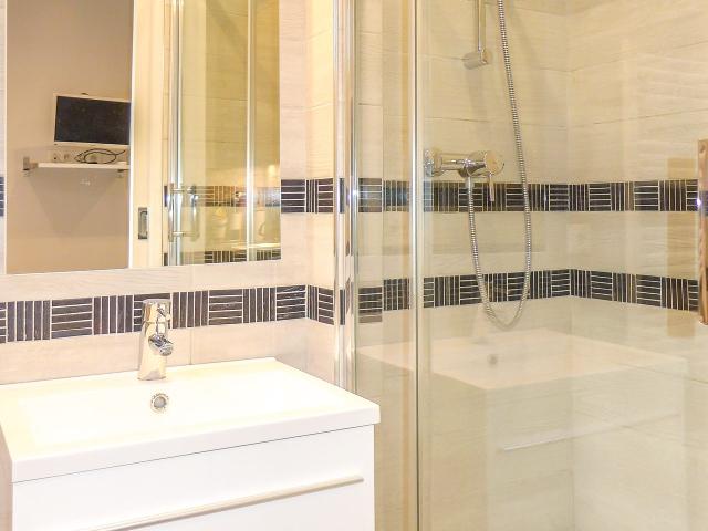 Studio NOTRE DAME DE NAZARETH, Paris Amsterdam Apartments for Rent