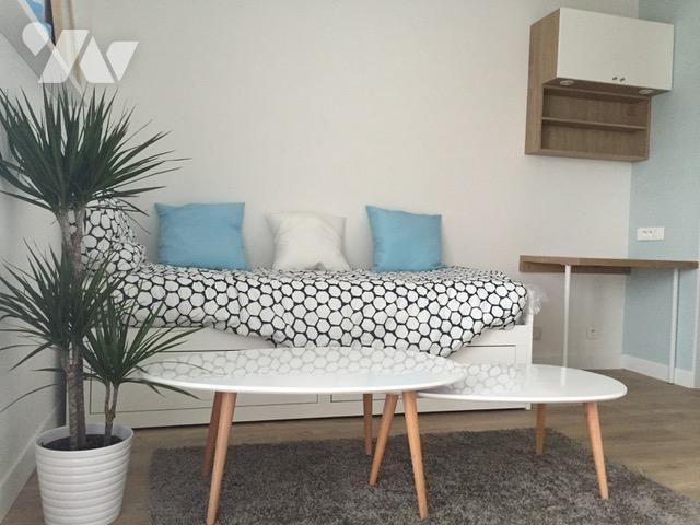 Studio non meublé avec balcon