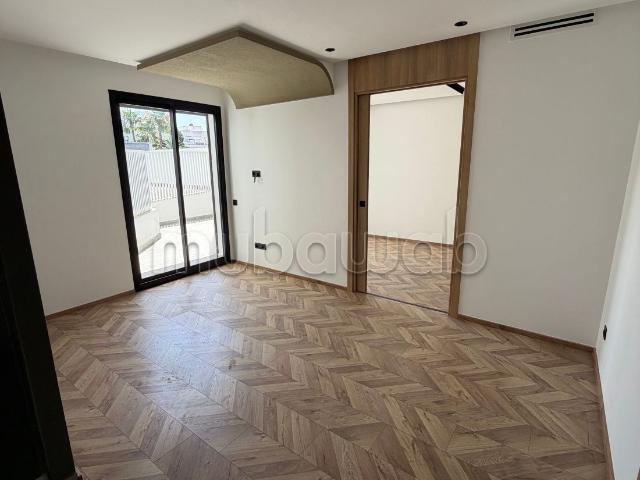 Studio neuf 50m2, terrasse & parking à Abdelmoumen